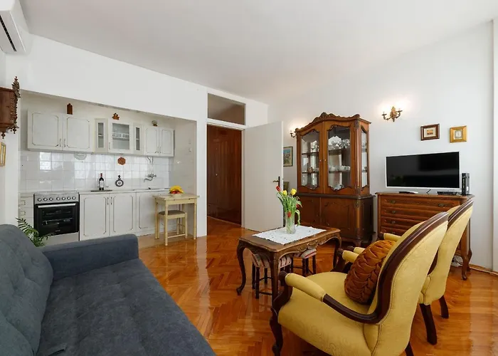 Old Town Apartment